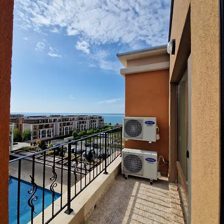 Premier With Pool & Sea View 4* 圣弗拉斯