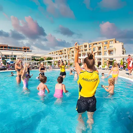 Aparthotel Premier With Pool & Sea View 4*